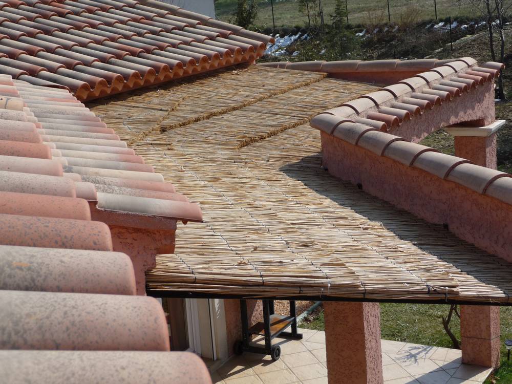 Couverture de terrasse en roseau de camargue